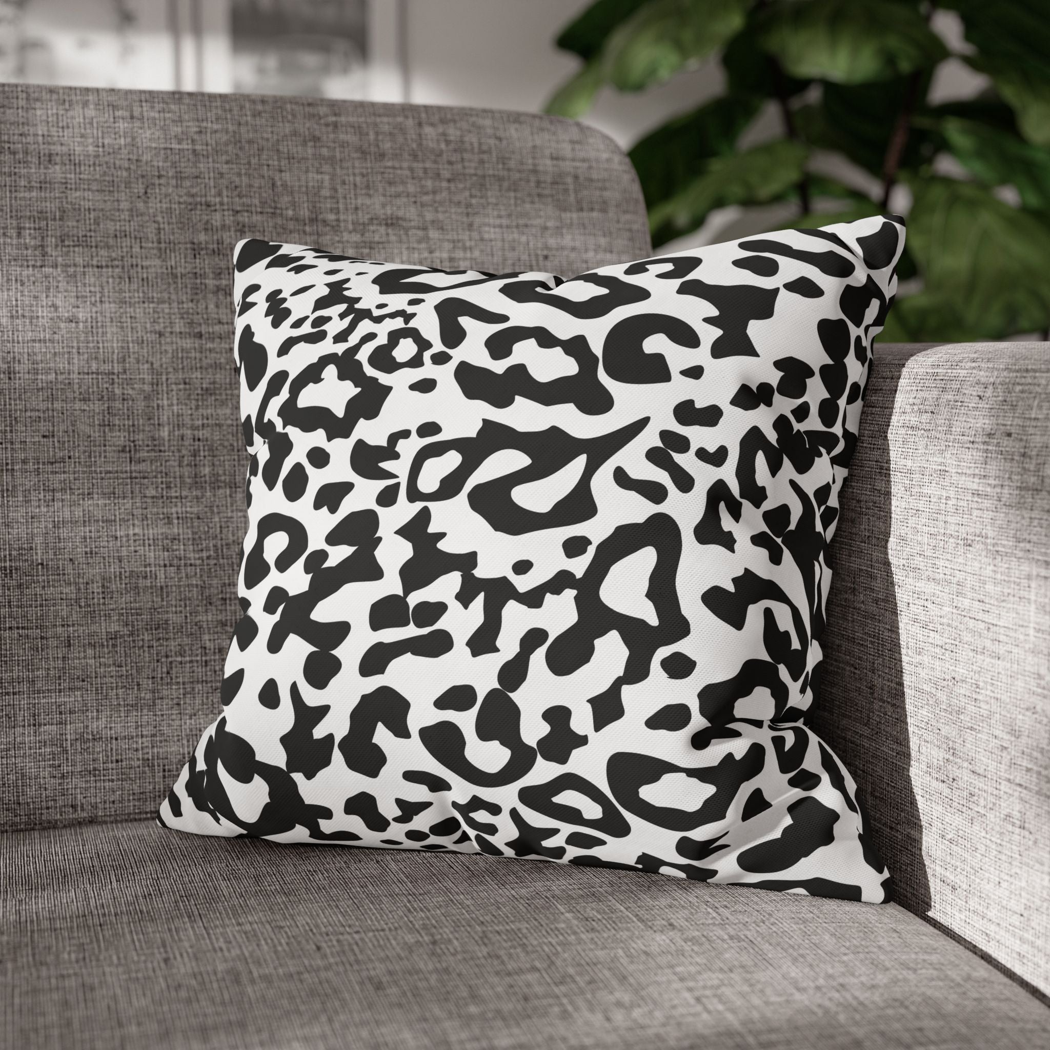 Chic Leopard Print Square Pillowcase — Black & White Animal Pattern Cushion Cover